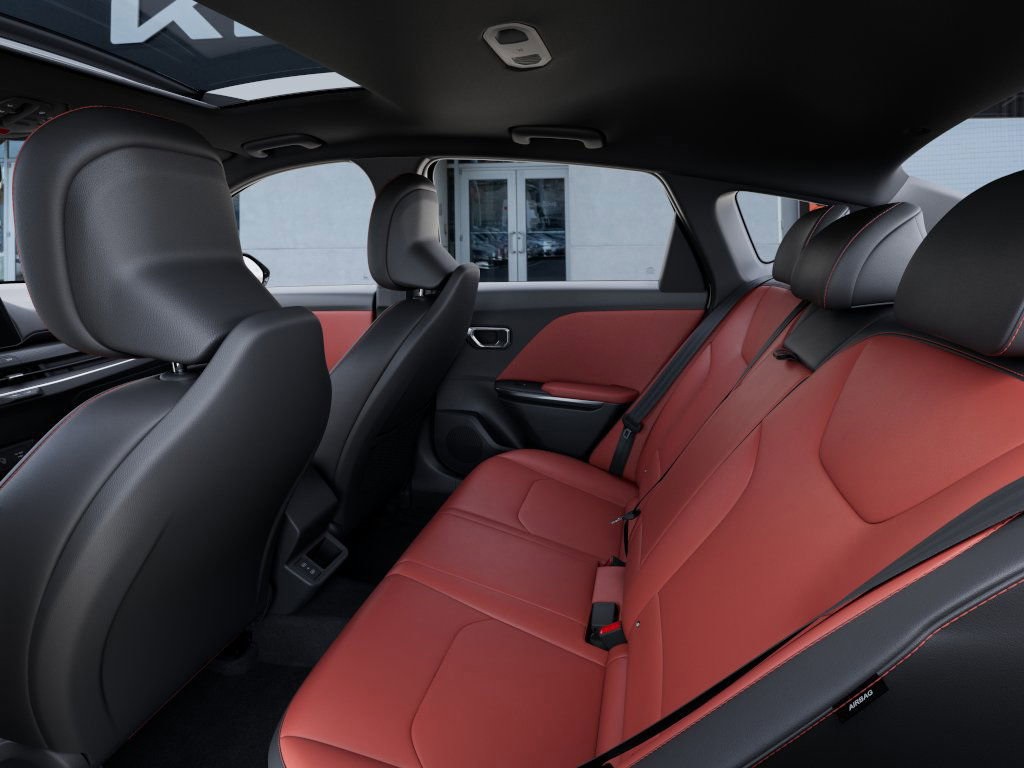 2025 Kia K4 GT-Line photo 13