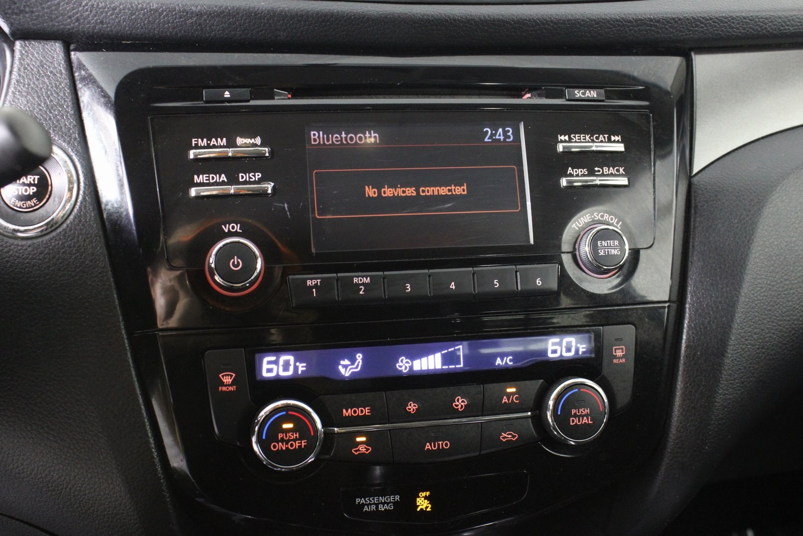 2015 Nissan Rogue SV photo 16