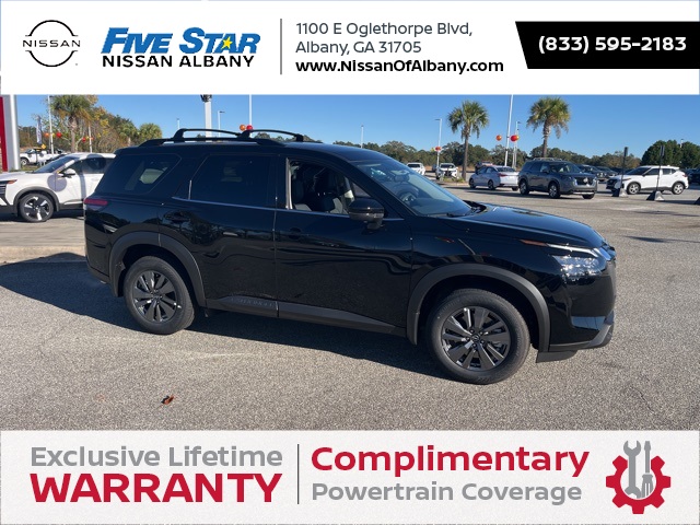2025 Nissan Pathfinder SV's photo