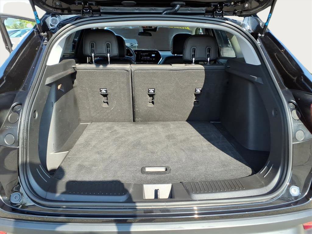 2025 Chevrolet Trax LT photo 14