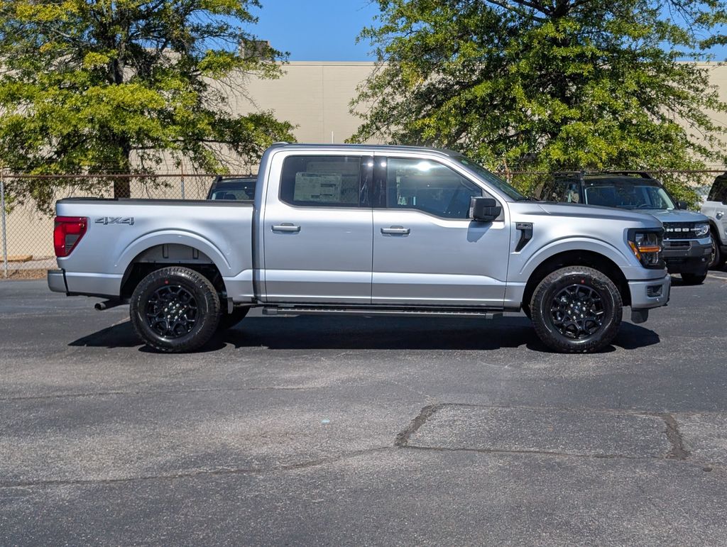 2025 Ford F-150 XLT photo 3