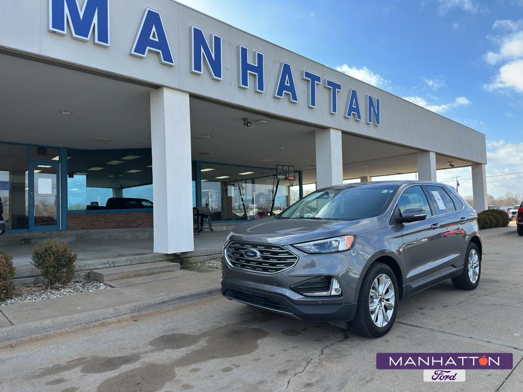 2022 Ford Edge Titanium's photo