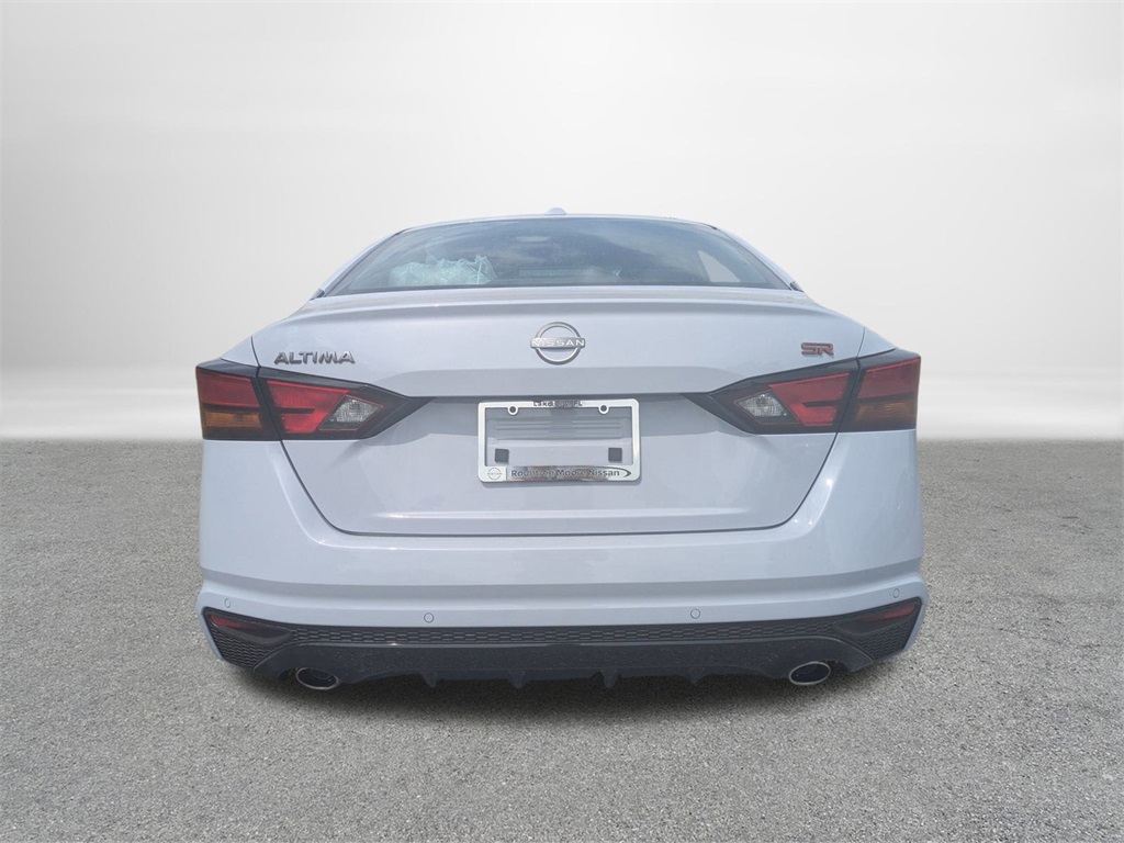 2025 Nissan Altima 2.5 SR photo 4