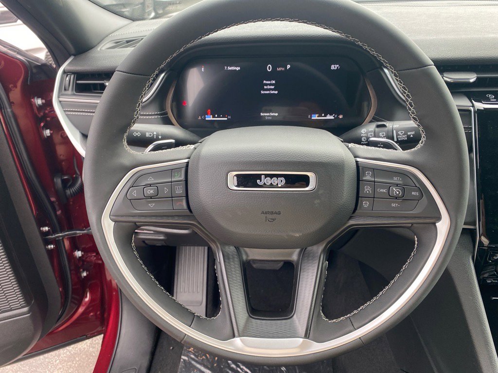 2025 Jeep Grand Cherokee Laredo X photo 4