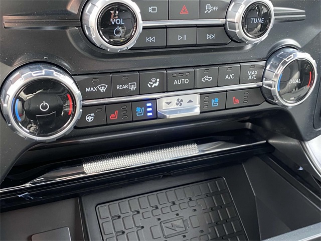 2025 Ford F-150 Lariat photo 16