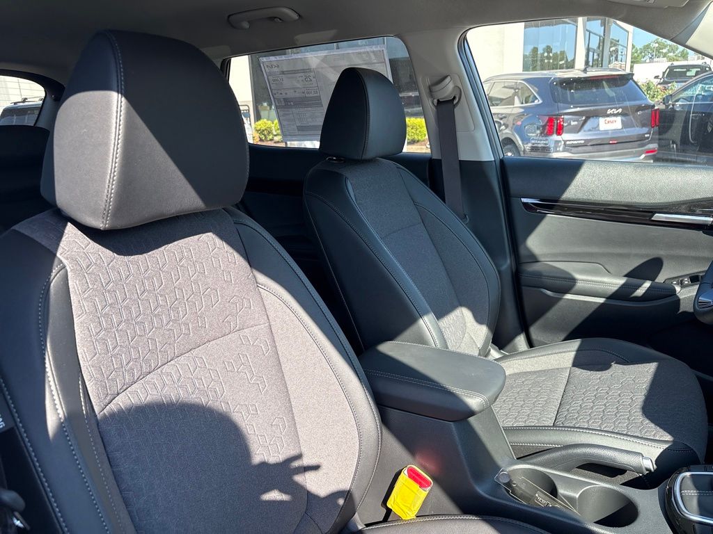 2025 Kia Seltos X-Line photo 25