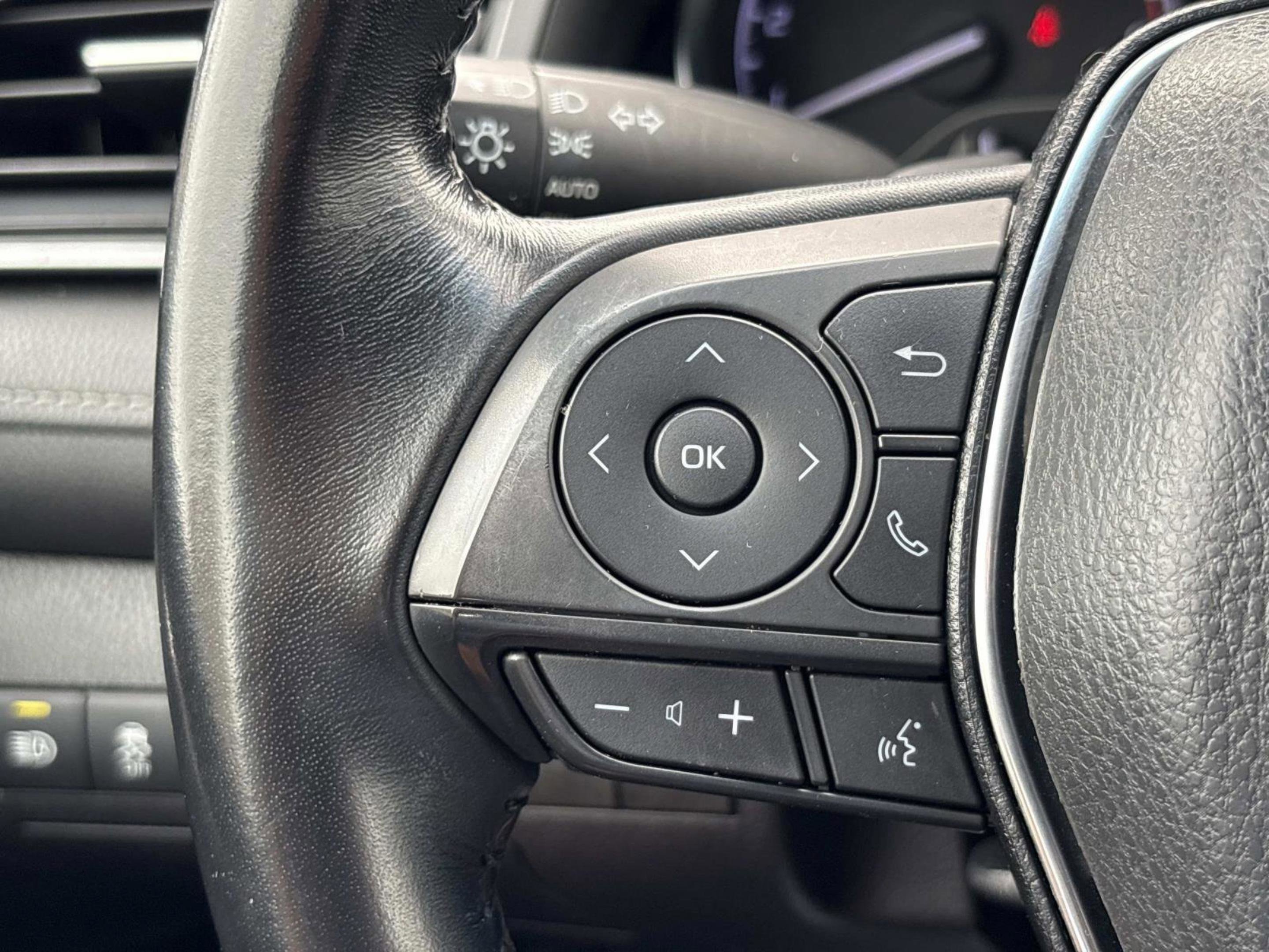 2019 Toyota Camry SE photo 25