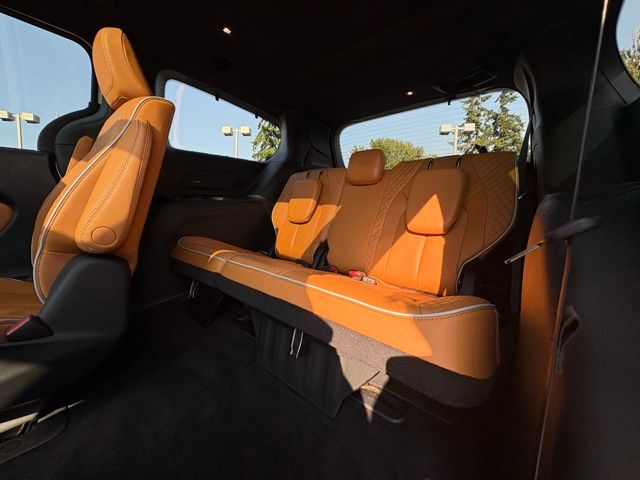 2023 Chrysler Pacifica Hybrid Pinnacle photo 27