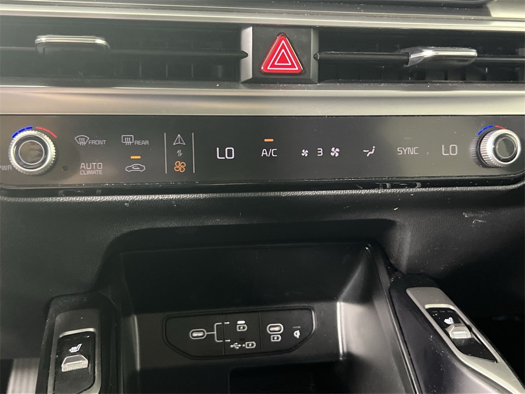 2024 Kia Sorento S photo 15