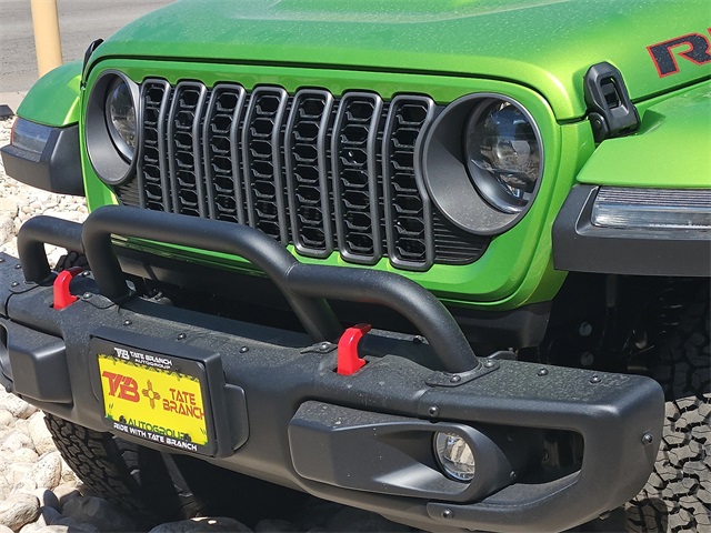 2025 Jeep Wrangler Rubicon photo 2