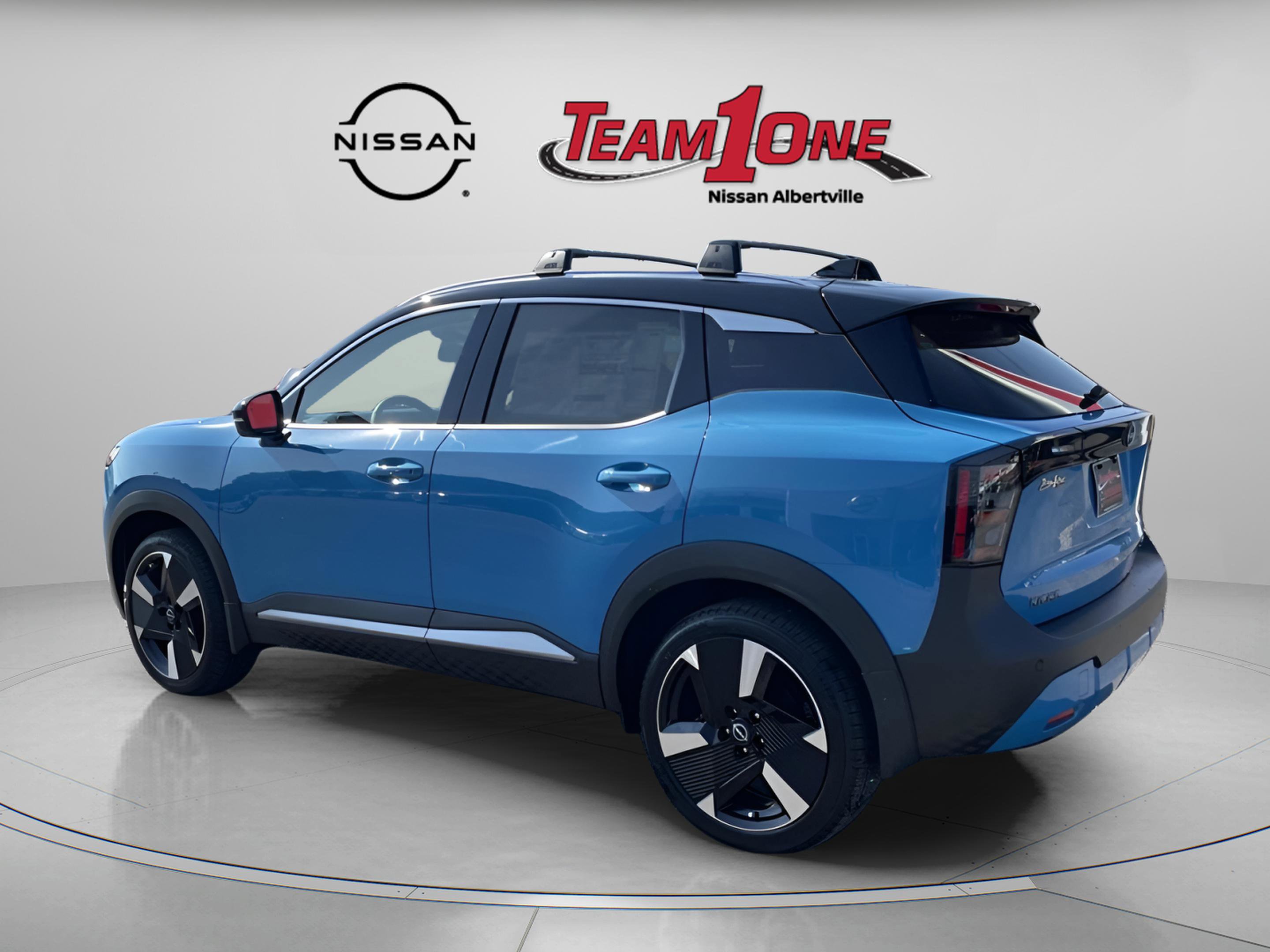 2026 Nissan Kicks SR photo 3