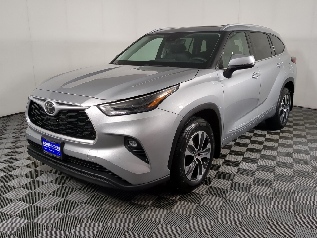 2022 Toyota Highlander XLE photo 4