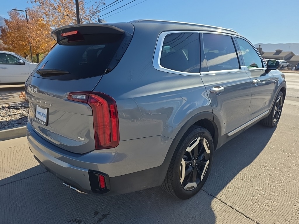 2025 Kia Telluride S photo 2