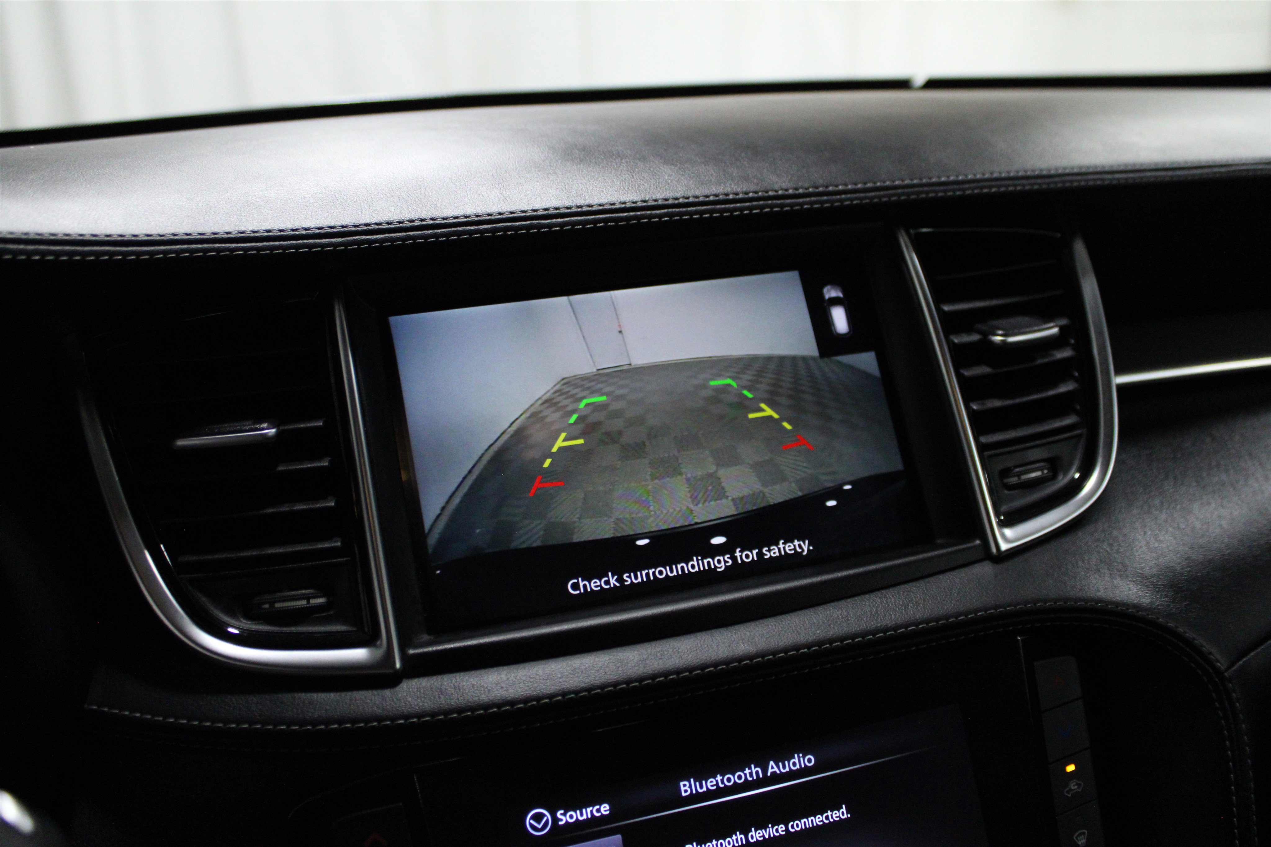2022 Infiniti QX50 Luxe AWD photo 5