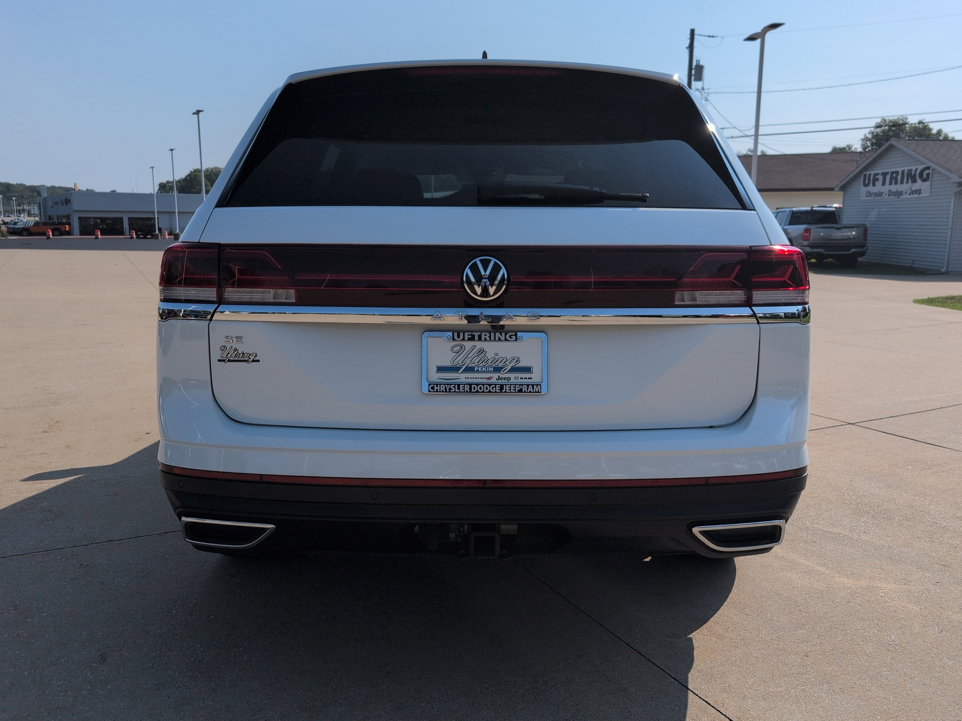 2024 Volkswagen Atlas SE Technology photo 3