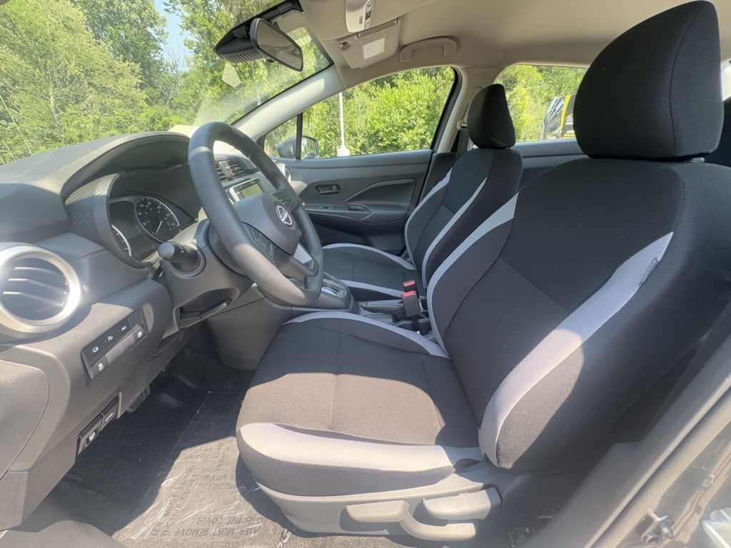 2025 Nissan Versa S photo 16