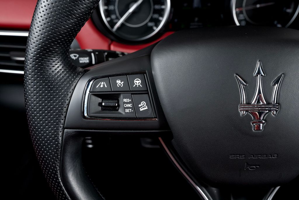 2022 Maserati Levante GT photo 37