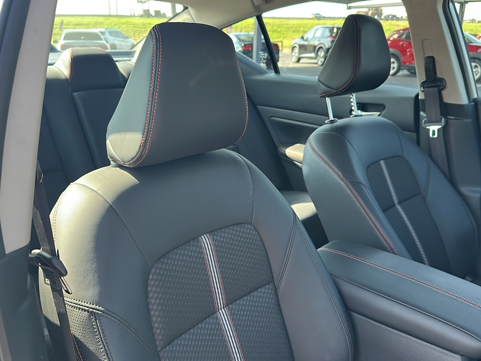 2024 Nissan Altima SR photo 10