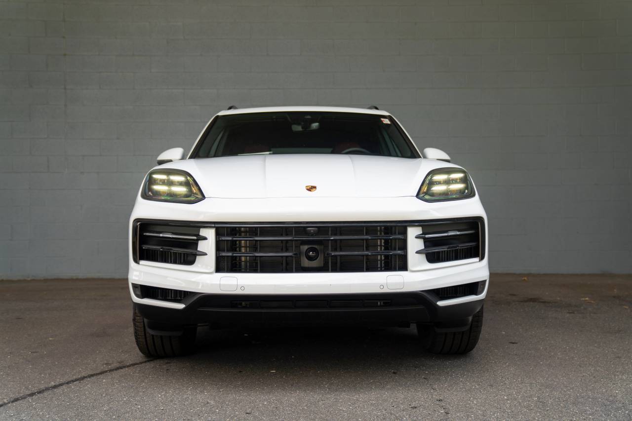 2025 Porsche Cayenne E-Hybrid photo 12