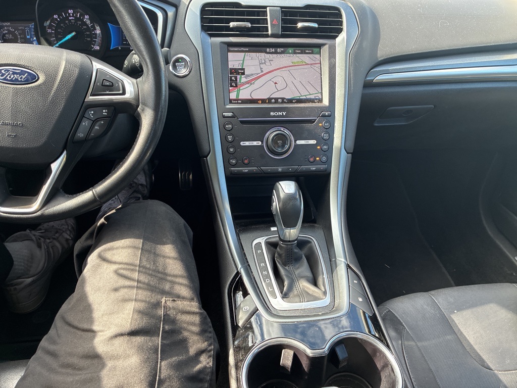 2016 Ford Fusion Energi Titanium photo 13