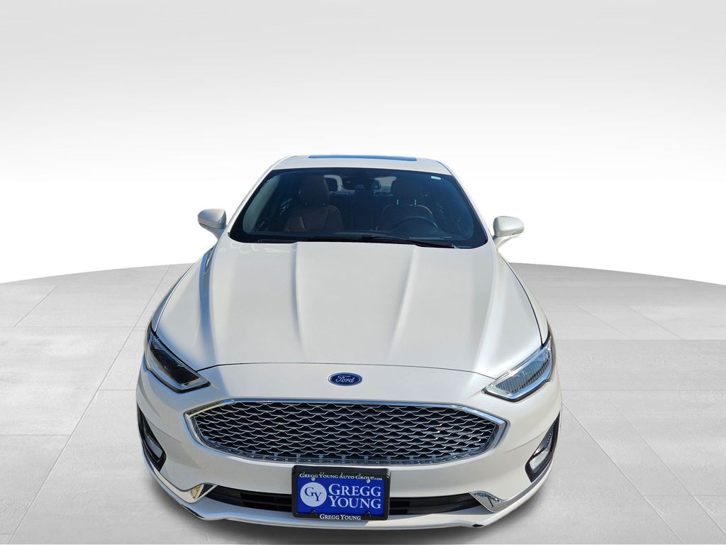2019 Ford Fusion Hybrid Titanium photo 2