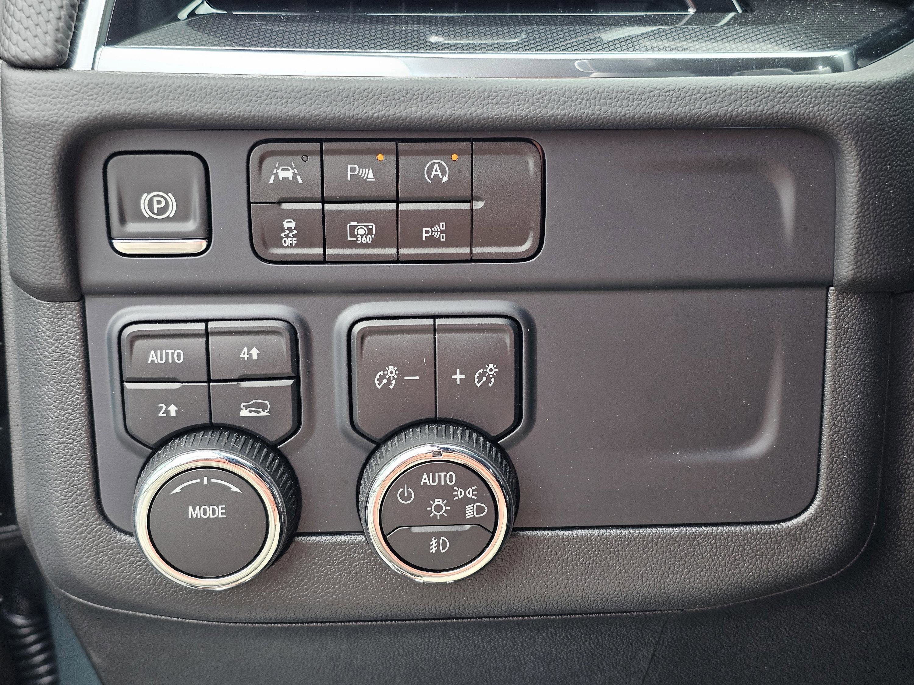 2025 Chevrolet Tahoe RST photo 12