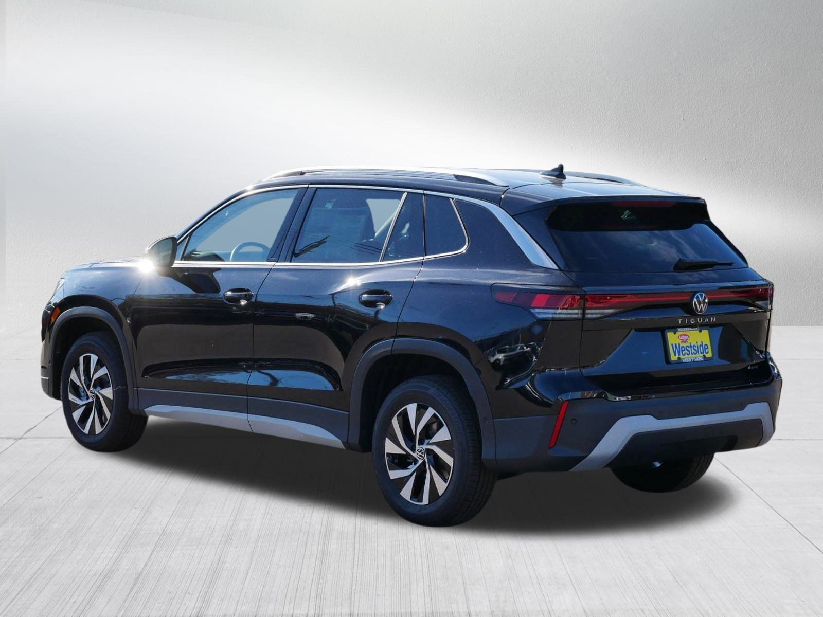 2025 Volkswagen Tiguan S photo 2