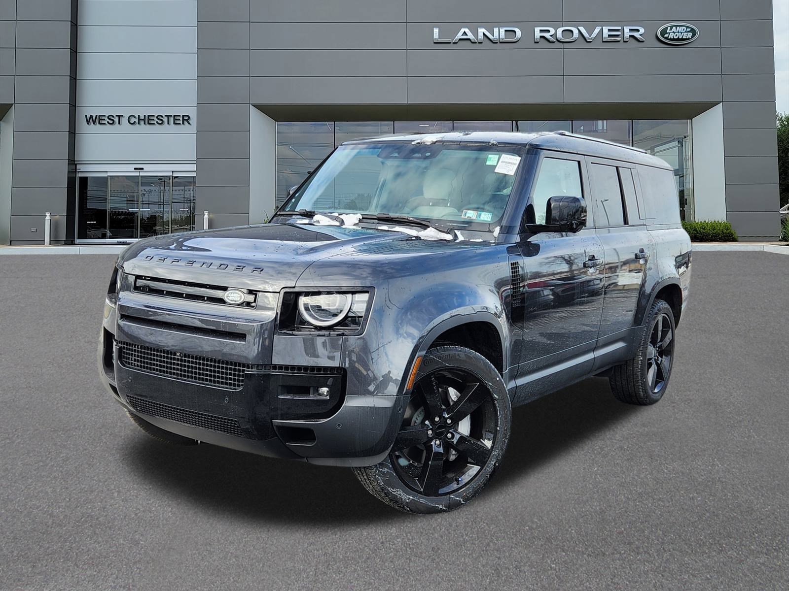 2026 Land Rover Defender S's photo