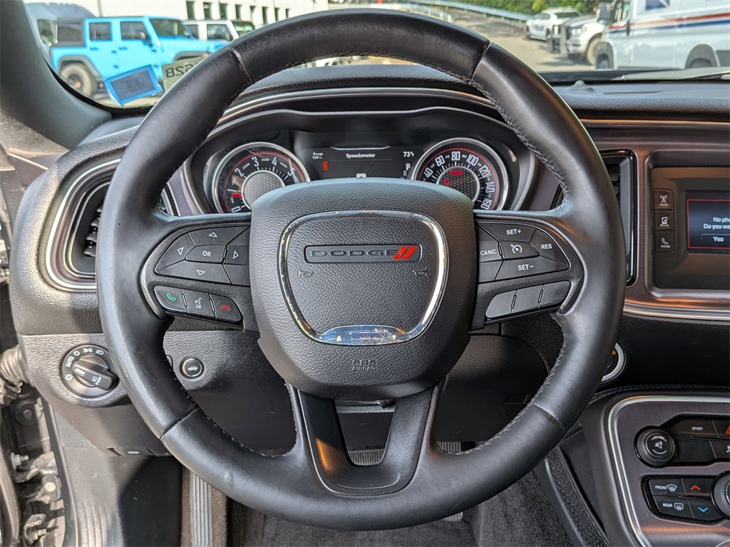 2015 Dodge Challenger R/T photo 11