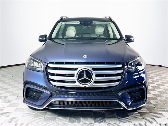 2026 Mercedes Benz GLS 450 4MATIC photo 2