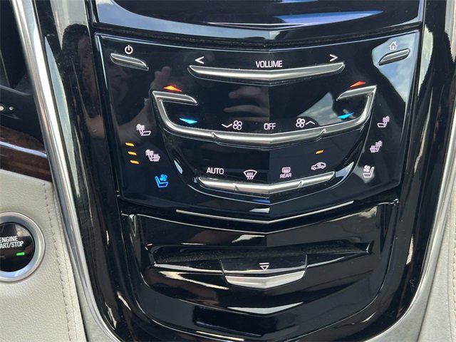 2017 Cadillac Escalade Luxury photo 13