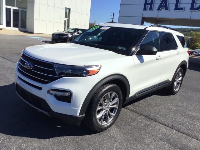 2022 Ford Explorer XLT photo 2