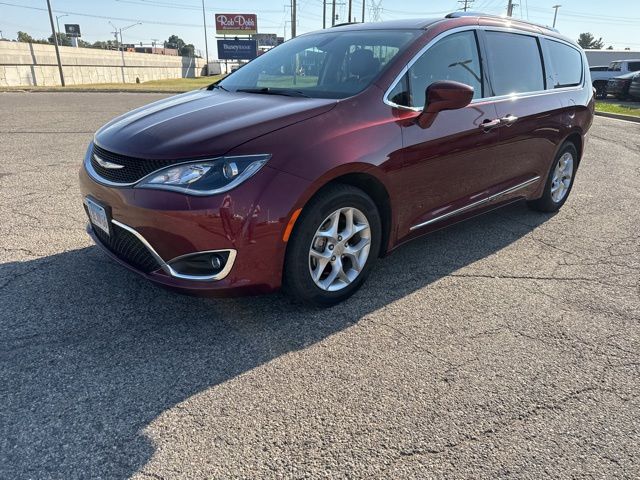 2019 Chrysler Pacifica Touring Plus photo 2