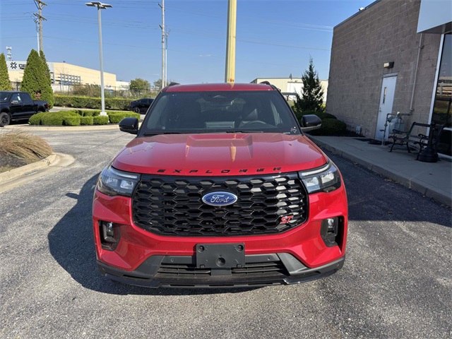 2025 Ford Explorer ST photo 7