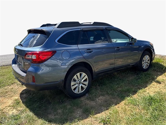 2017 Subaru Outback 2.5i Premium photo 3