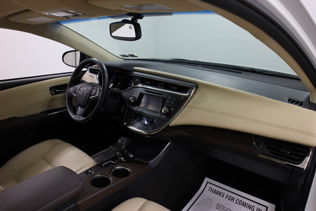 2014 Toyota Avalon XLE Premium photo 32