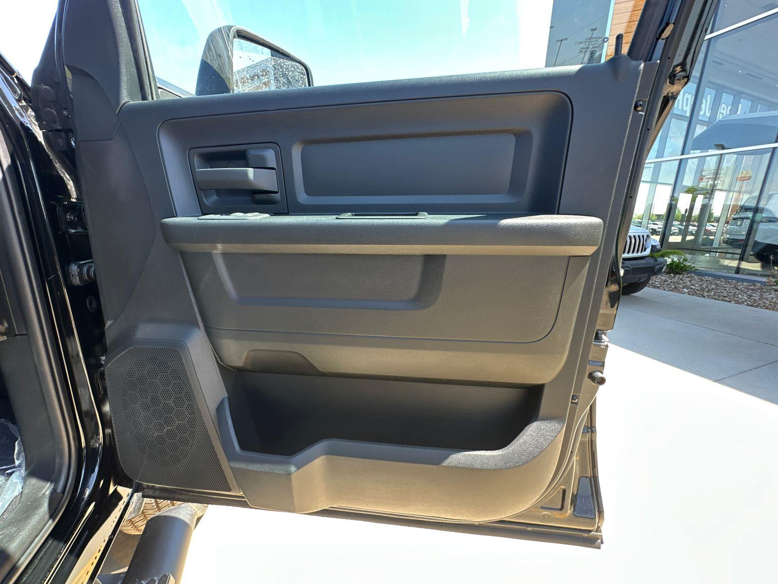 2025 Ram 2500 Tradesman photo 30