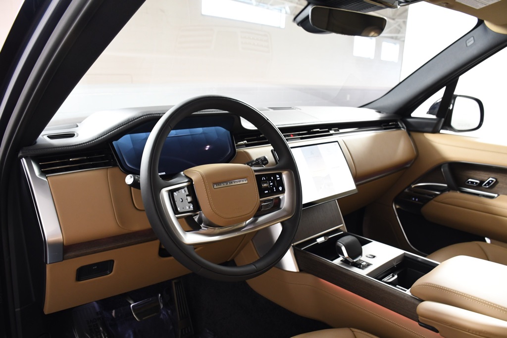 2025 Land Rover Range Rover SE photo 12