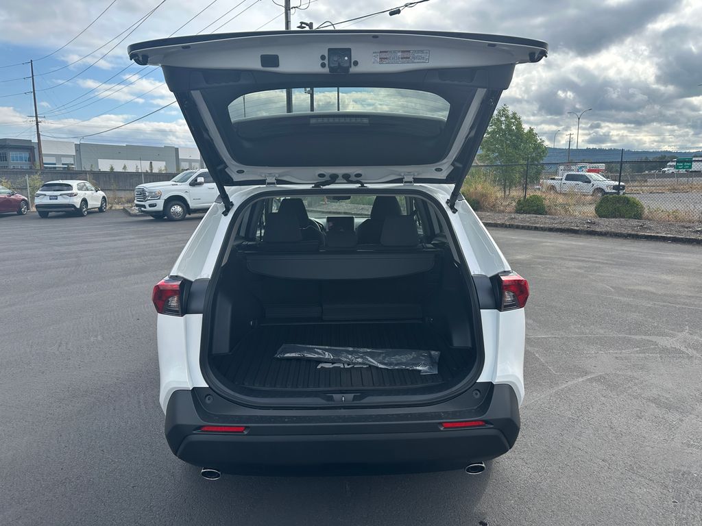 2025 Toyota RAV4 Hybrid XLE photo 11