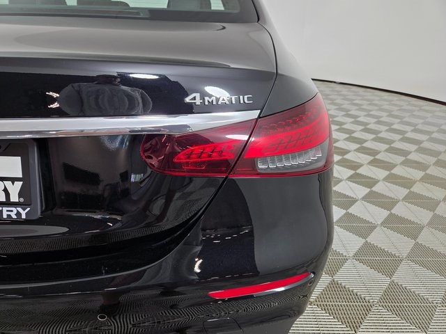 2022 Mercedes Benz E 4MATIC photo 8