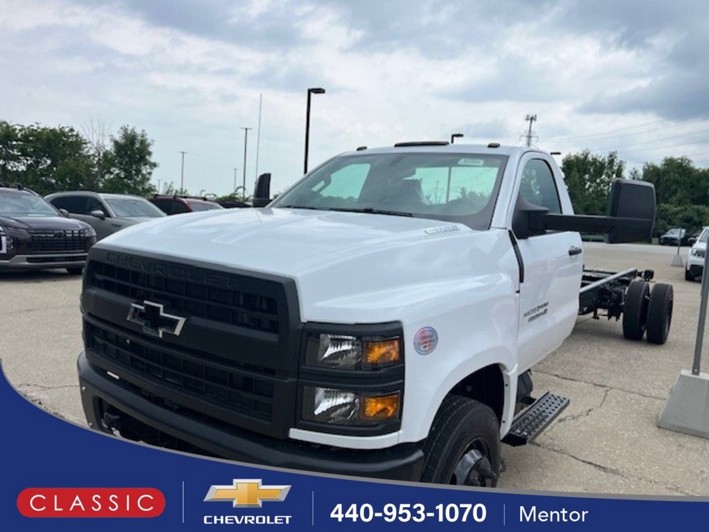 2024 Chevrolet Silverado 4500 Medium Duty Chassis Cab Work Truck's photo