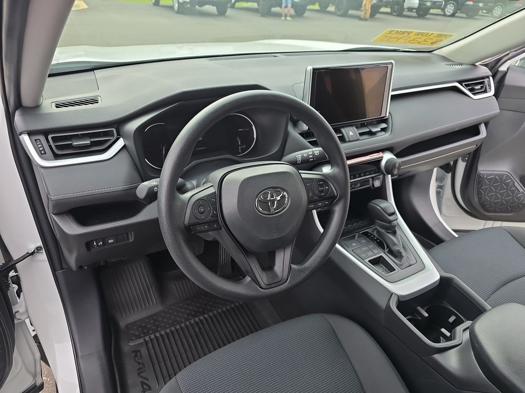 2025 Toyota RAV4 LE photo 12