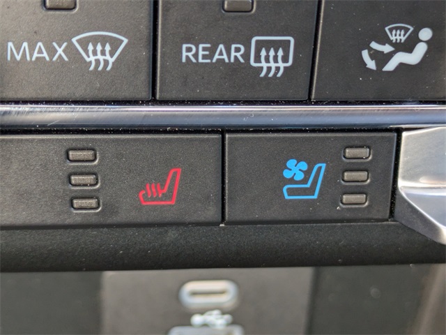 2022 Ford F-150 Lariat photo 21