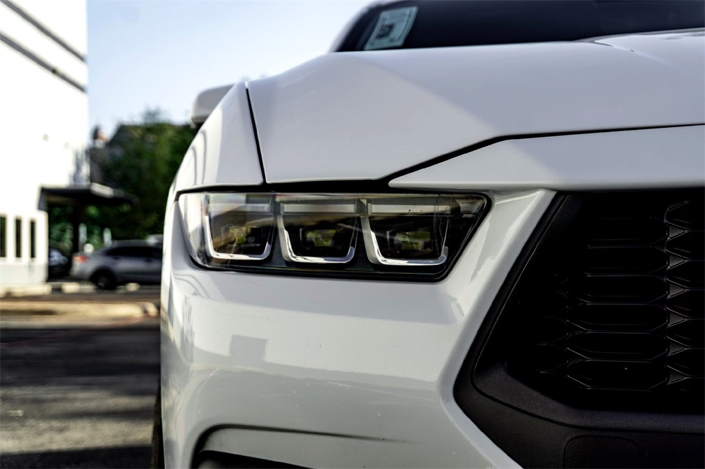 2024 Ford Mustang EcoBoost photo 4