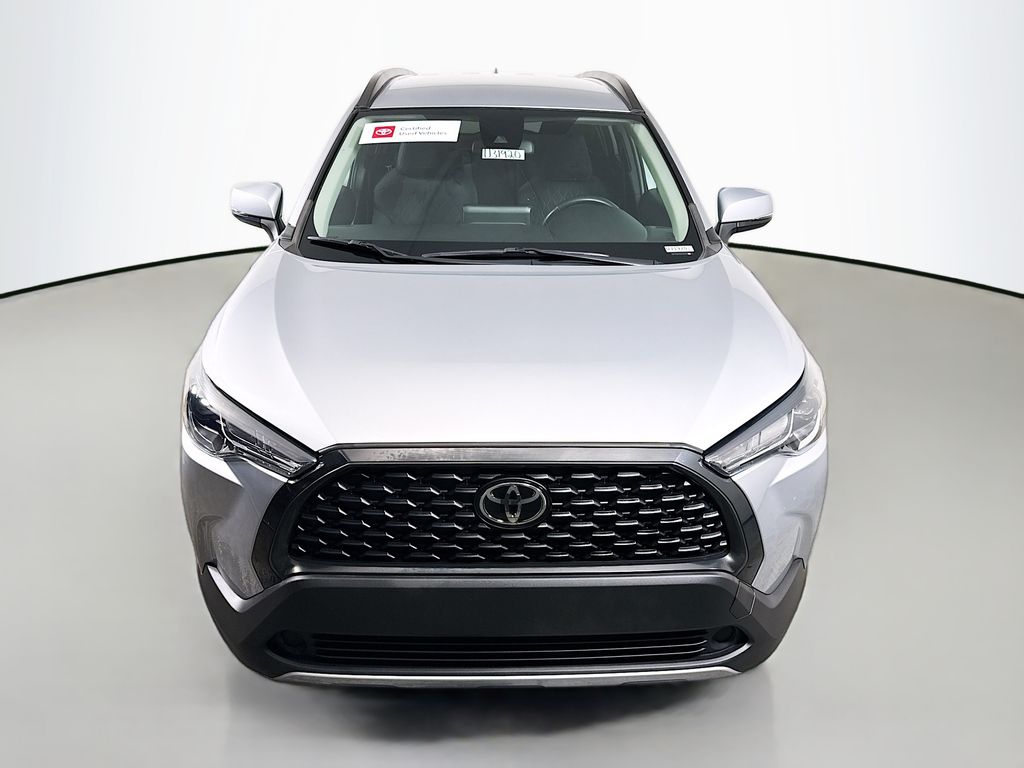 2022 Toyota Corolla Cross LE photo 2