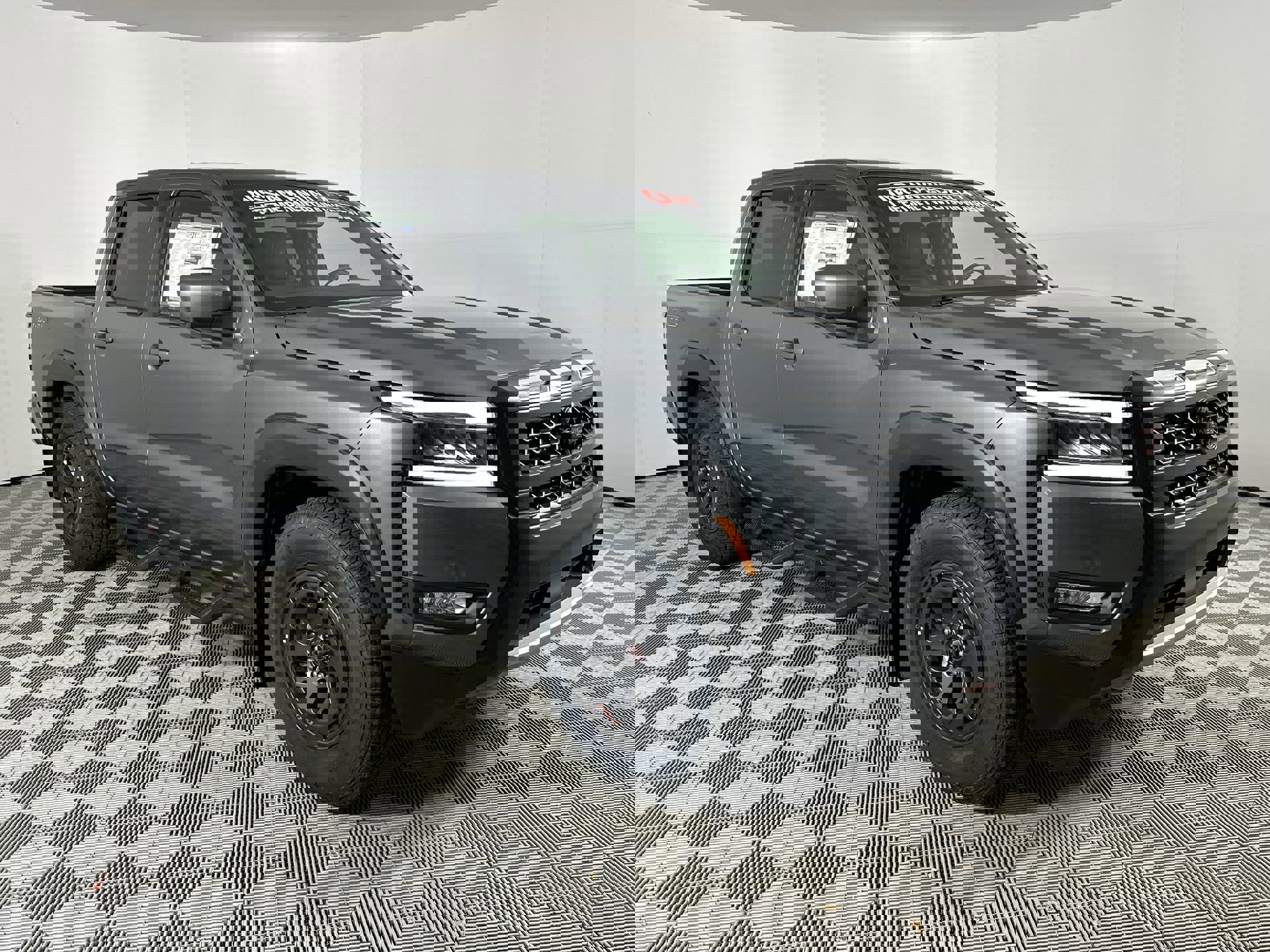 2025 Nissan Frontier PRO-X photo 2