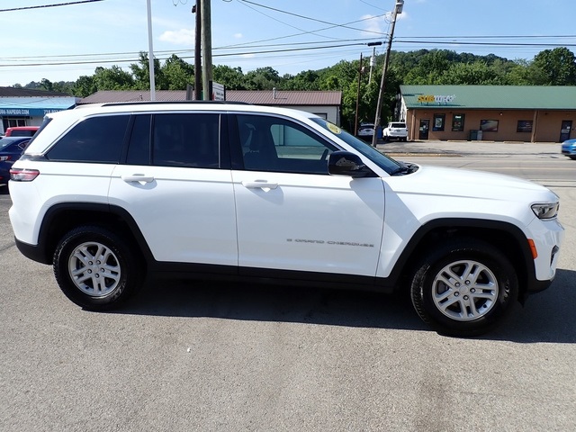 2024 Jeep Grand Cherokee Laredo photo 6