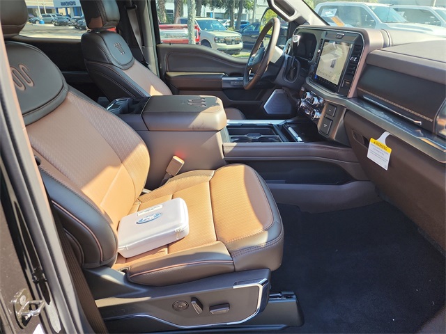 2025 Ford F-450 King Ranch photo 8