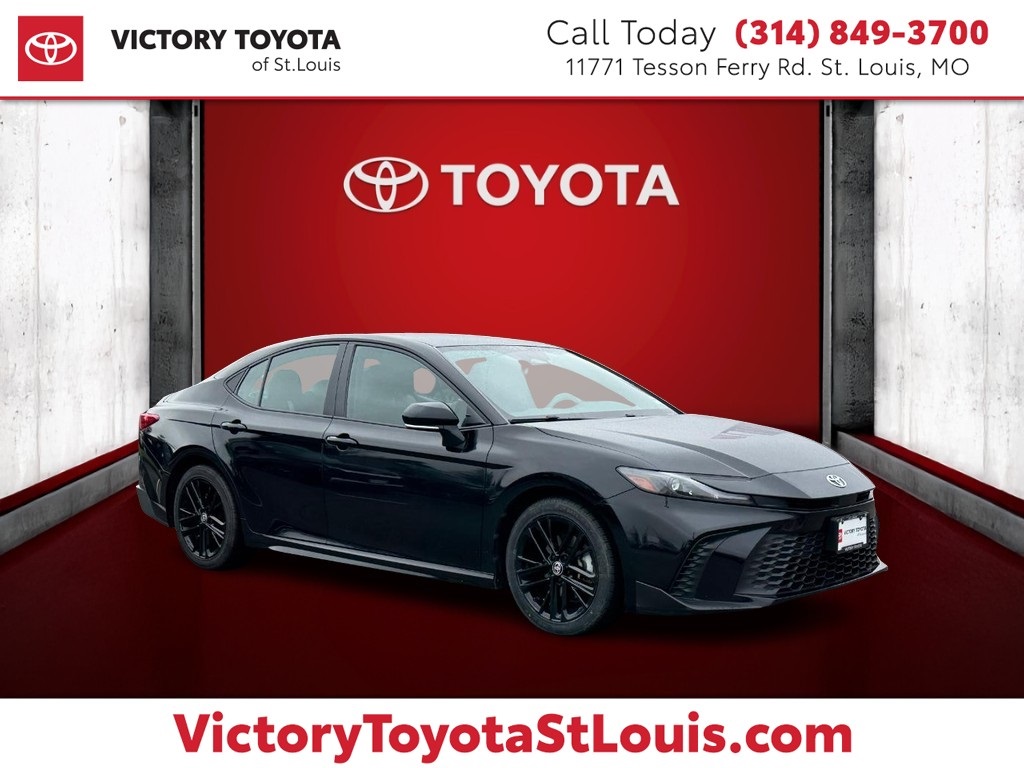 2025 Toyota Camry SE's photo