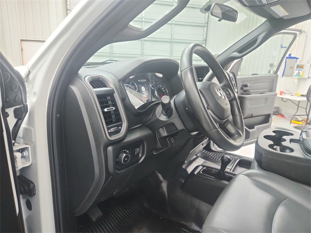 2023 Ram 2500 Tradesman photo 16